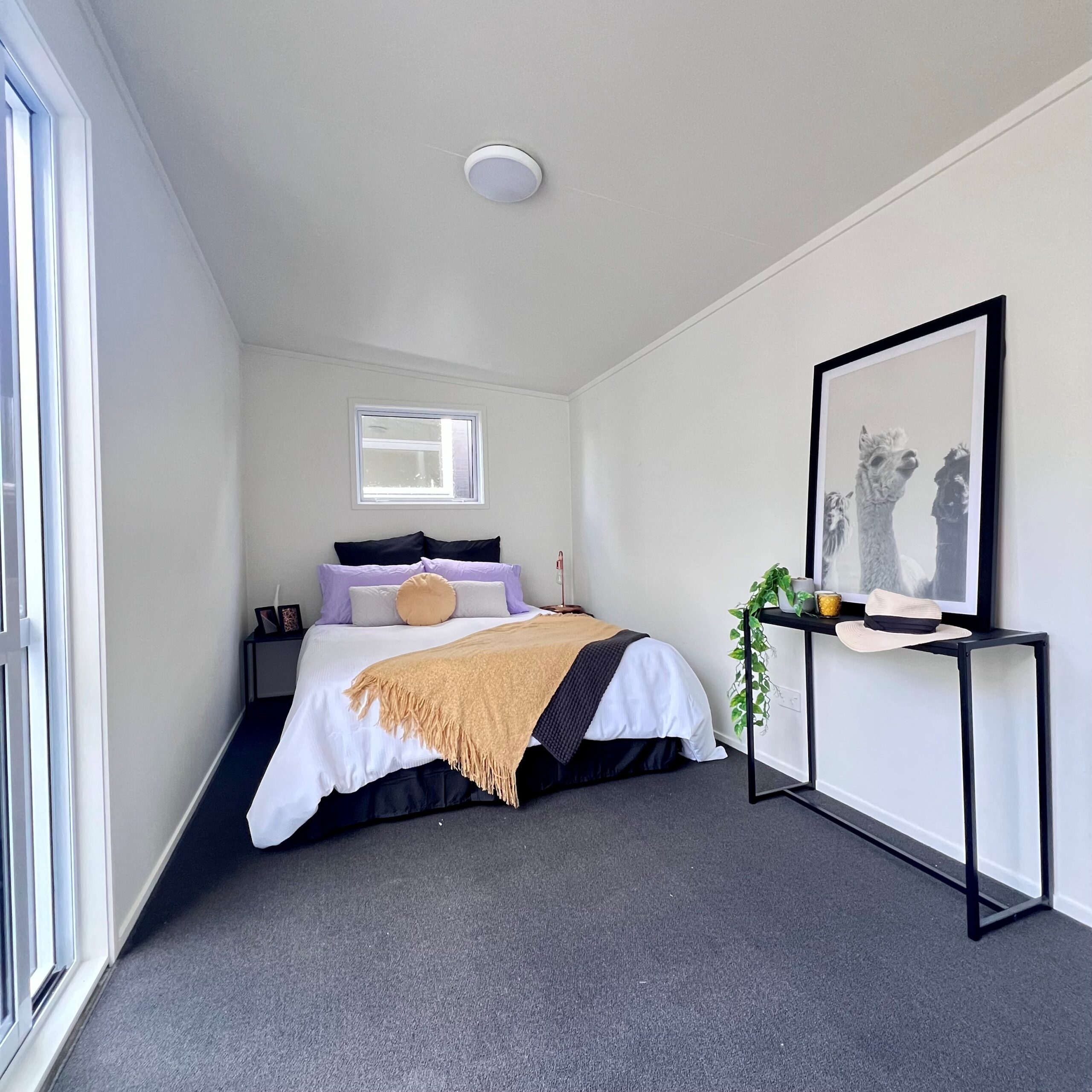 4.8 x 2.4m Extra Large Cabin interior